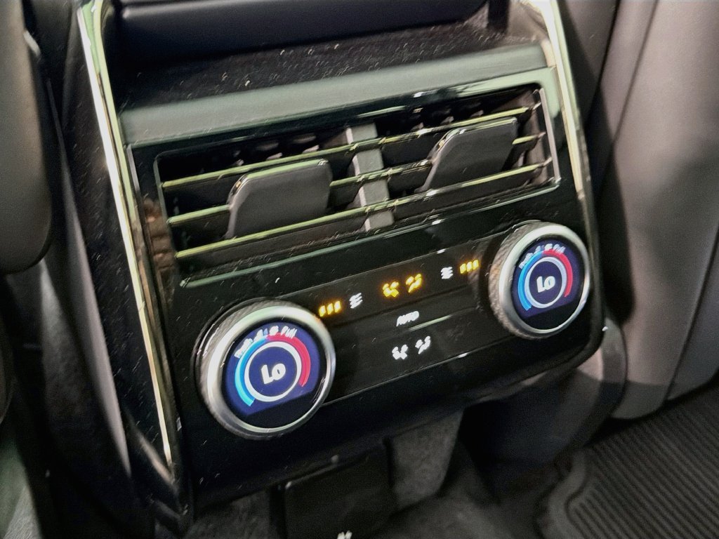 Used 2025 Gray Land Rover Dynamic SE image 27