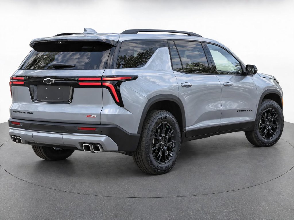 Used 2025 Gray Chevrolet Z71 image 4