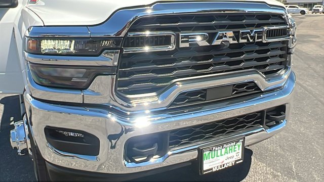 2026 RAM 3500 Chassis Tradesman - Photo 11