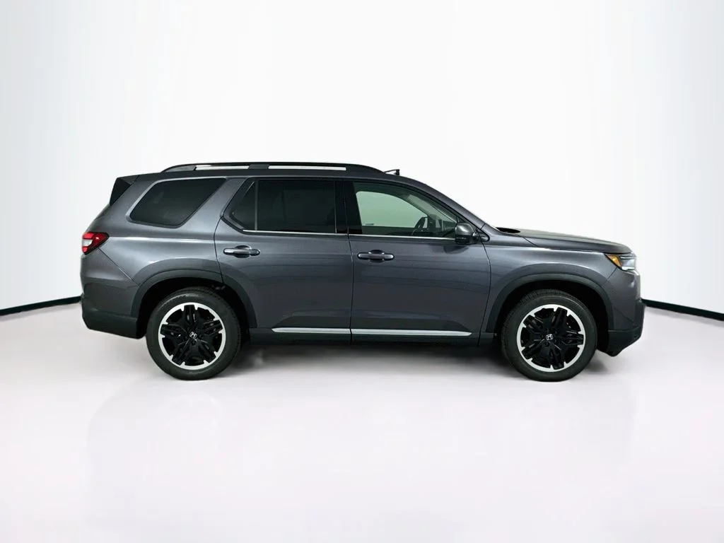 New 2026 Modern Steel Metallic Honda Touring image 8