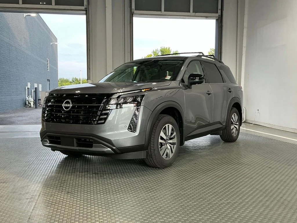 New 2026 Gun Metallic Nissan SL image 2