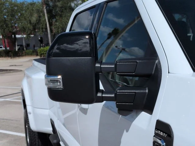 New 2027 Oxford White Ford F-350® Lariat® image 12