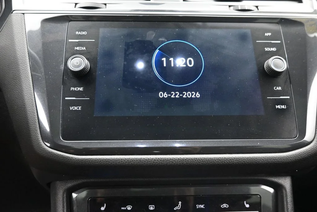 Used 2024 Silver Volkswagen 2.0T SE image 19