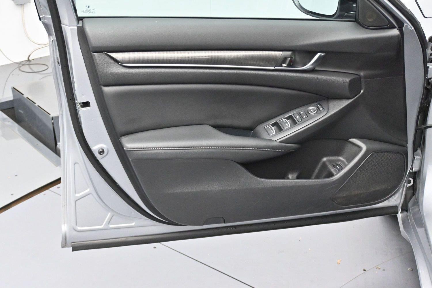 Used 2022 Lunar Silver Metallic Honda Sport image 10