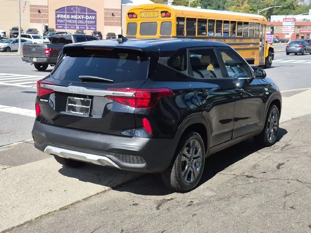 Used 2023 Black Kia LX image 5