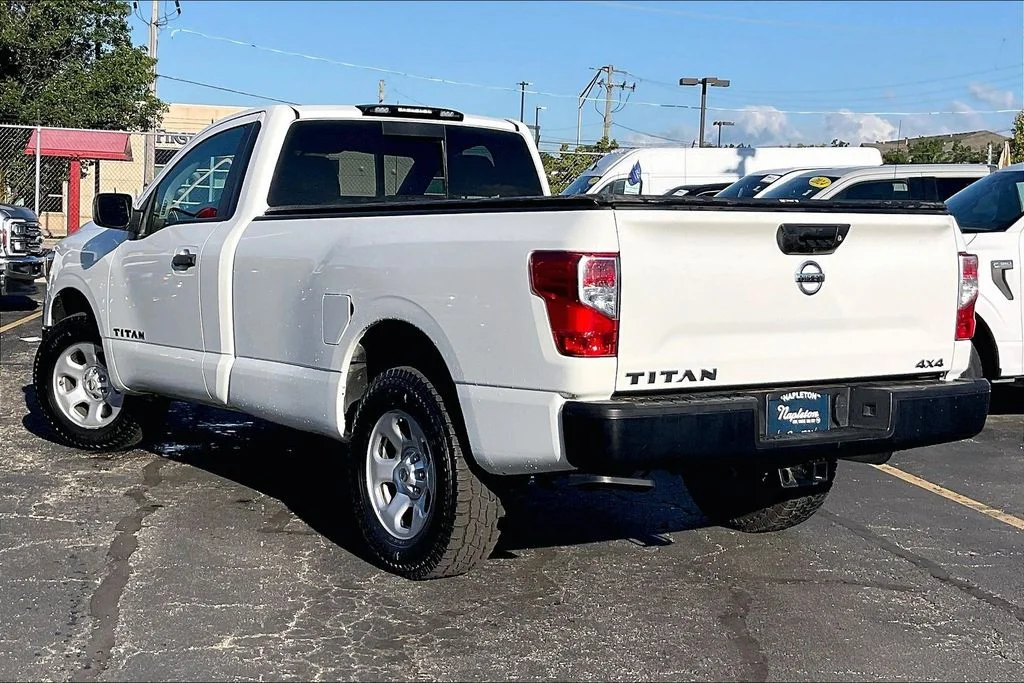 Used 2019 White Nissan S image 10
