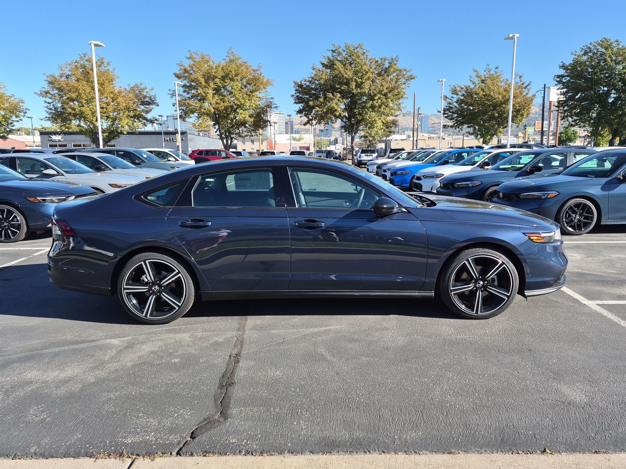 New 2026 Canyon River Blue Metallic Honda SE image 2