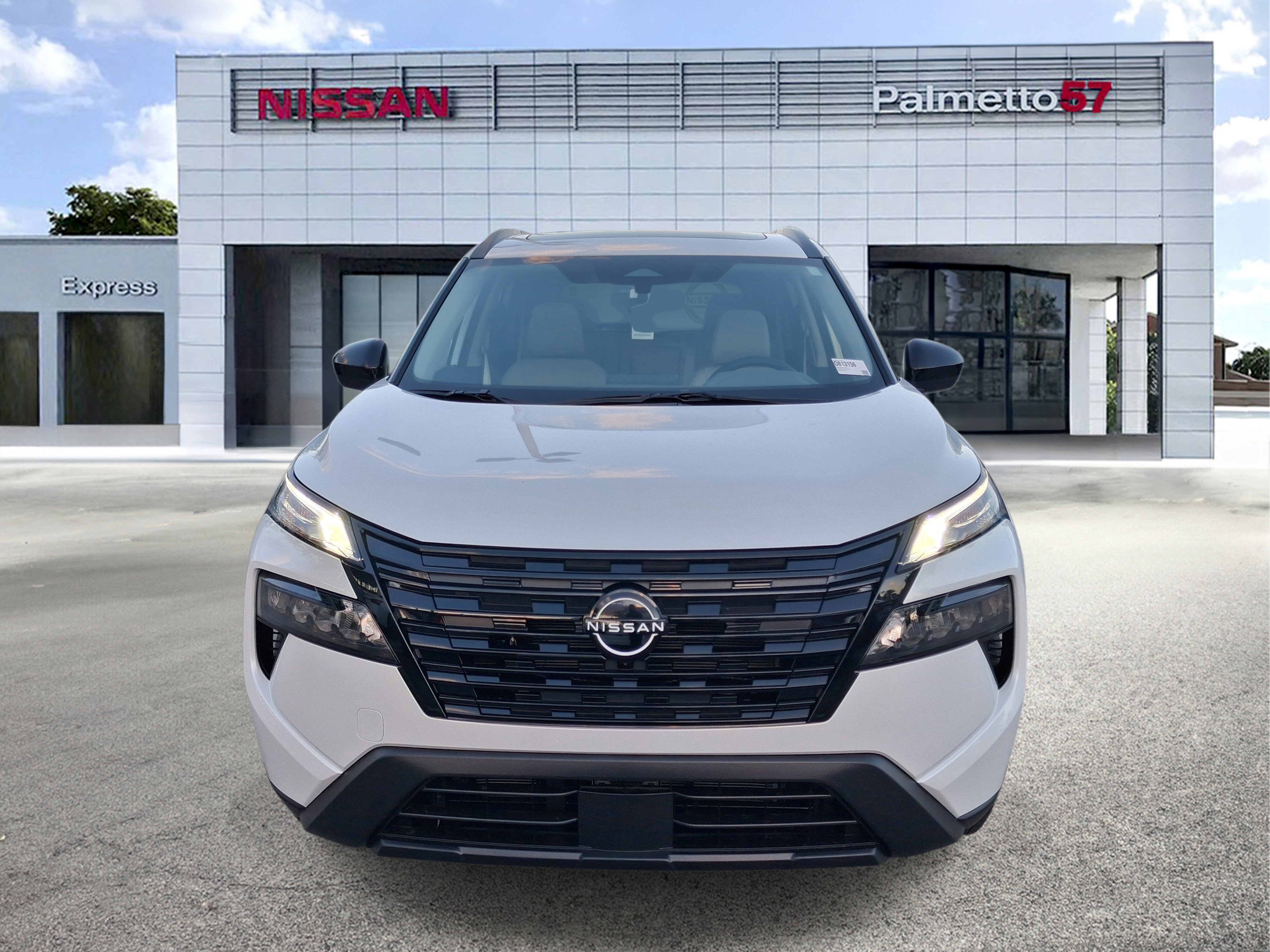 New 2026 Everest White Pearl TriCoat Nissan Dark Armor image 2