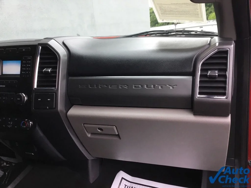Used 2017 Red Ford XLT image 40