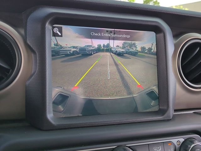Used 2020 Silver Jeep Sport image 20