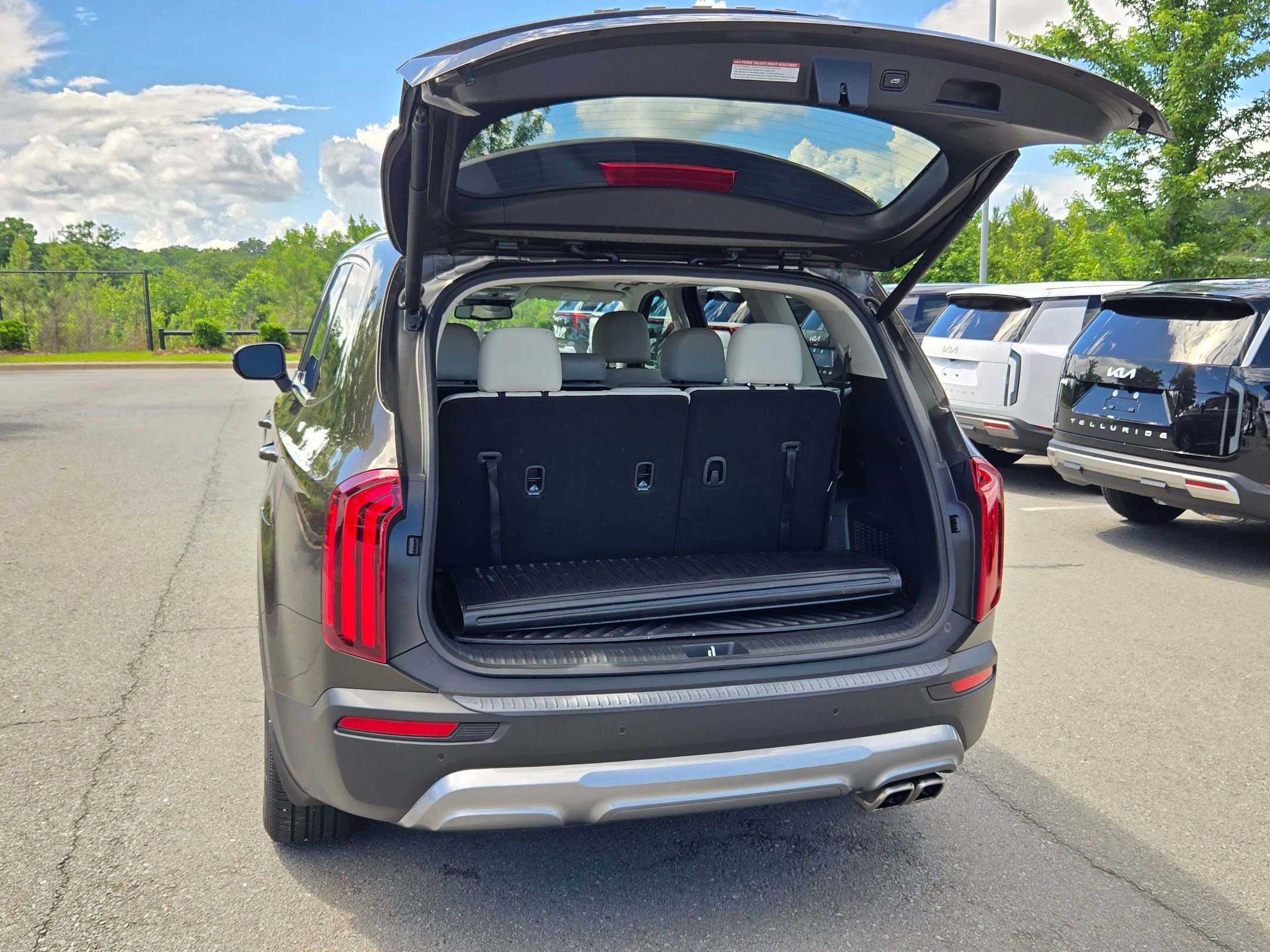 Used 2022 Dark Moss Kia EX image 31