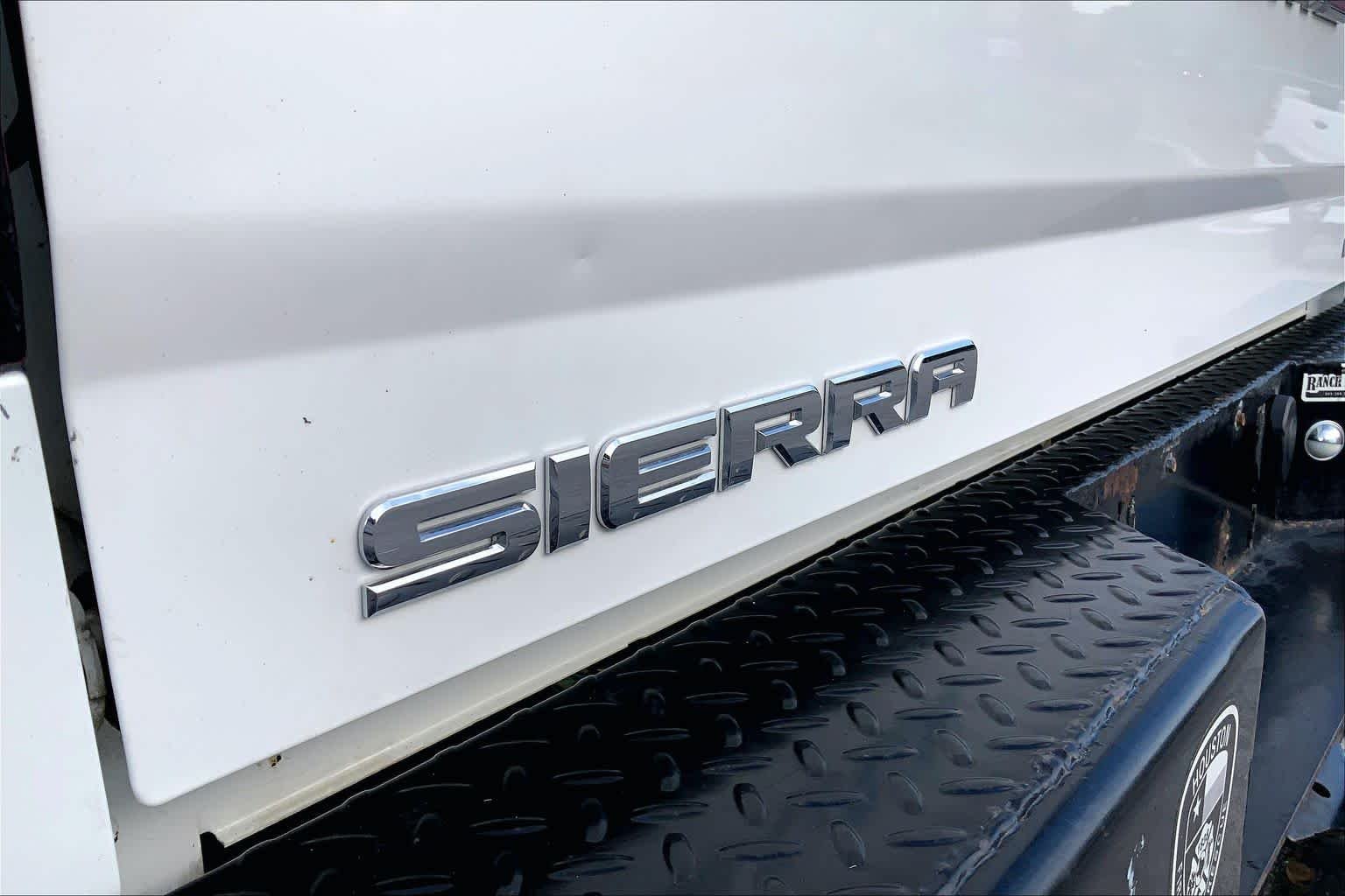 Used 2015 Summit White GMC Denali image 29