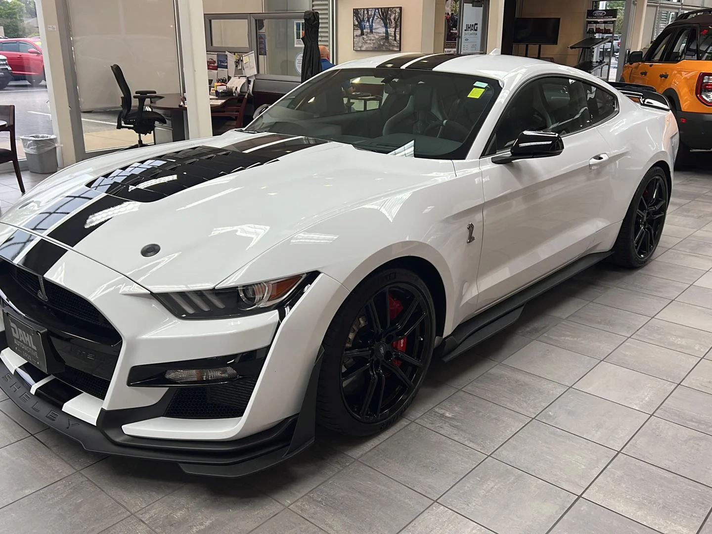 Used 2021 Oxford White Ford Shelby GT500 image 10