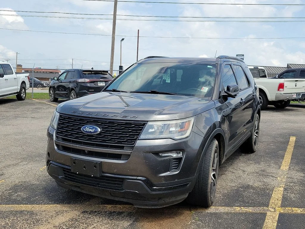 Used 2018 Magnetic Ford Sport image 2