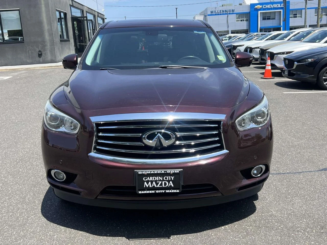 Used 2014 Midnight Garnet INFINITI Base image 8
