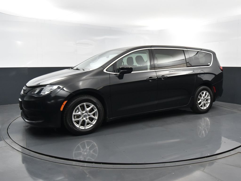 2023 Chrysler Voyager LX