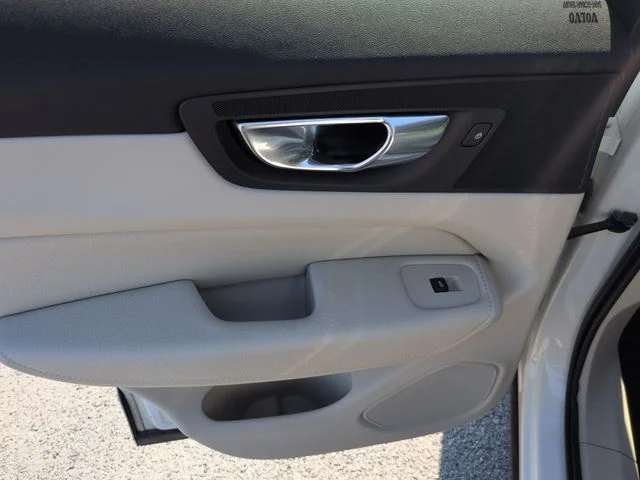 Used 2021 White Volvo T5 Momentum image 26
