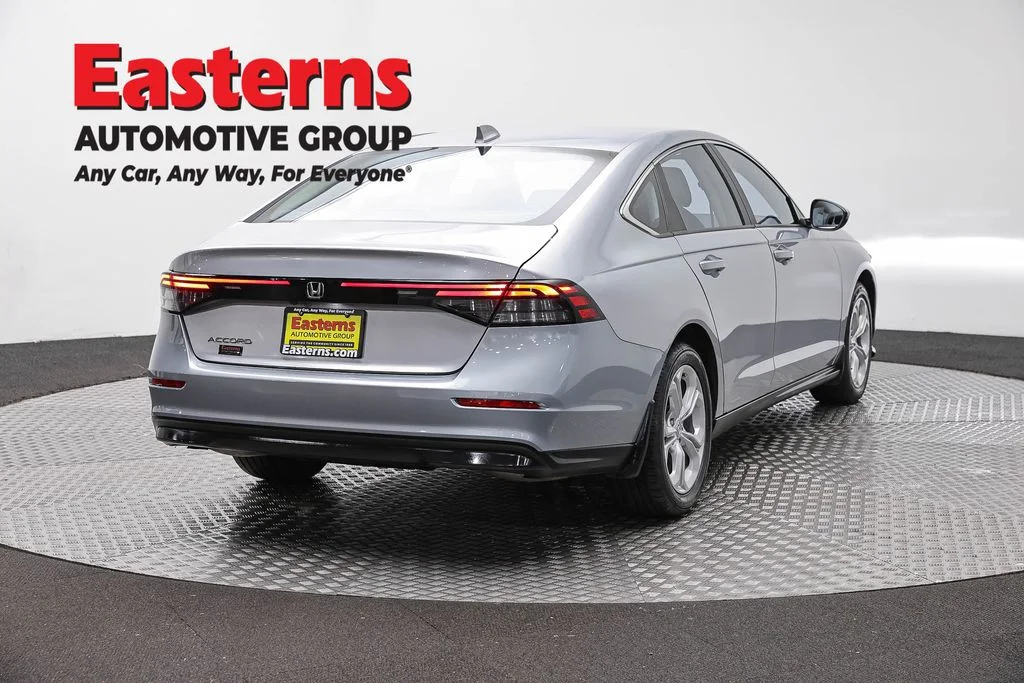 Used 2025 Silver Honda LX image 5
