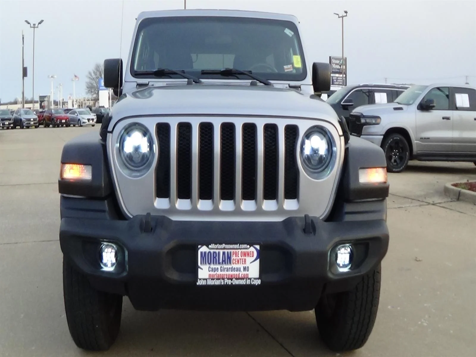 Certified Used 2019 Billet Silver Metallic Clear Coat (psc) Jeep Sport S image 3