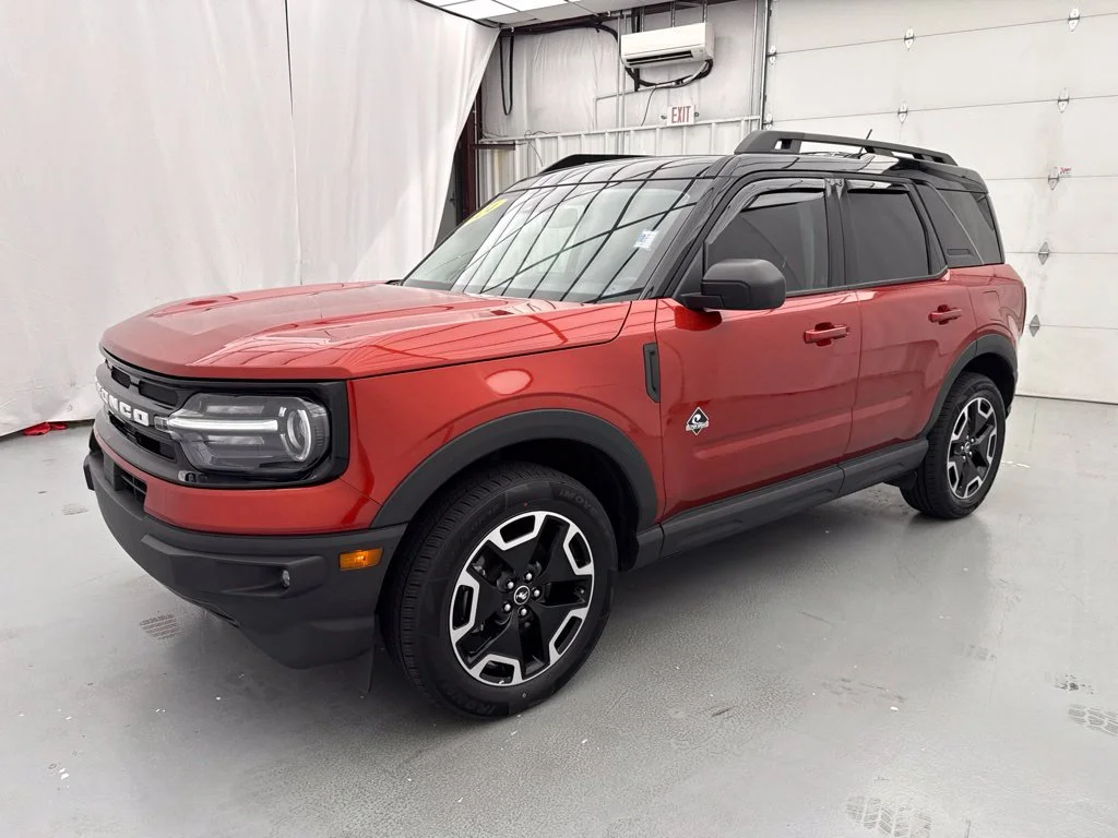 Used 2024 Chili Pepper Red Ford Outer Banks image 3