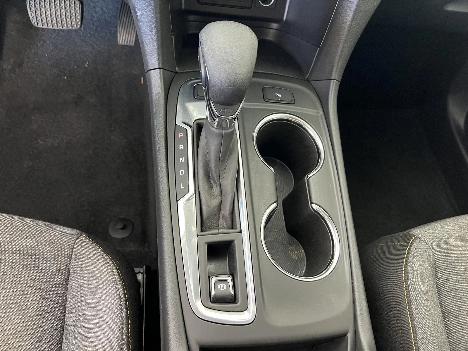 Used 2024 Lakeshore Blue Metallic Chevrolet LT image 17