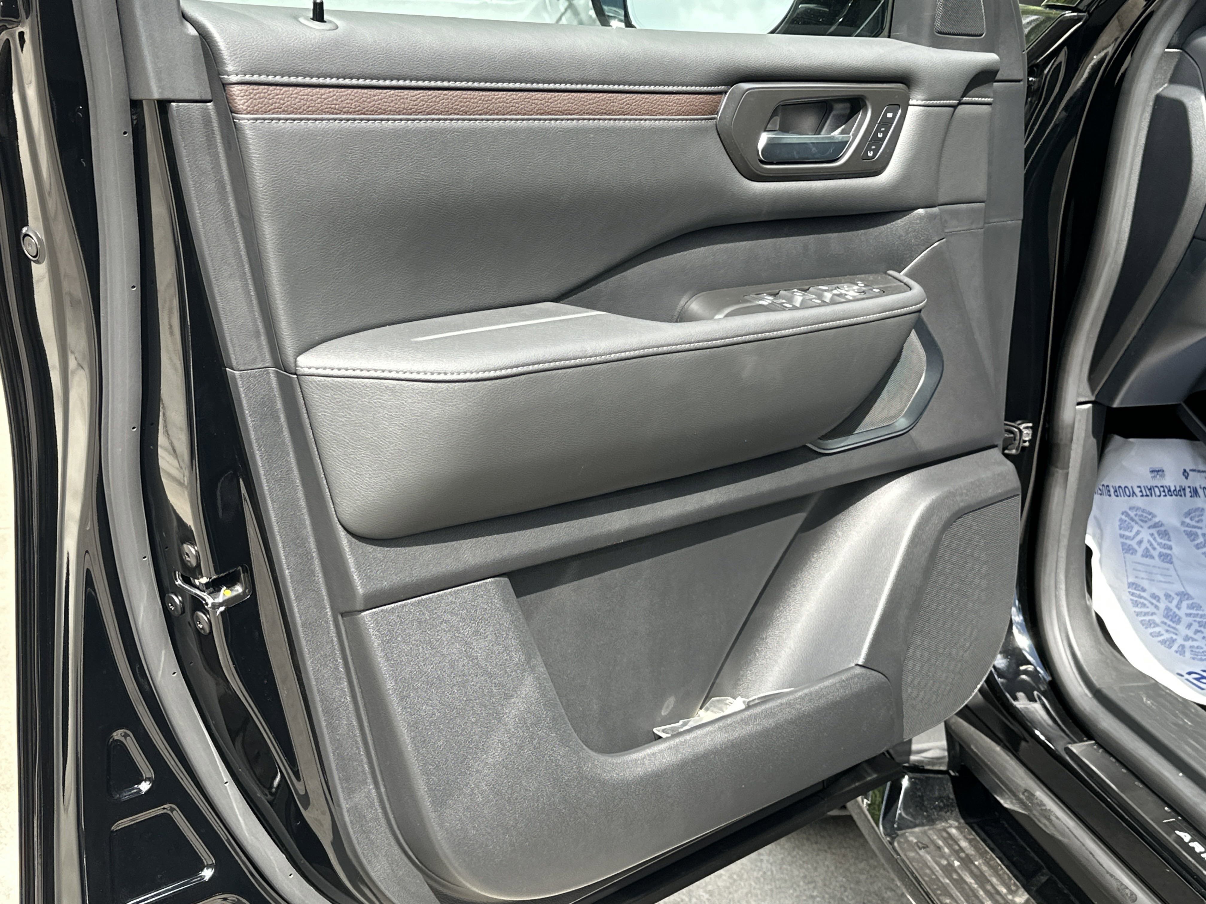2025 Nissan Armada Platinum Reserve - Photo 11
