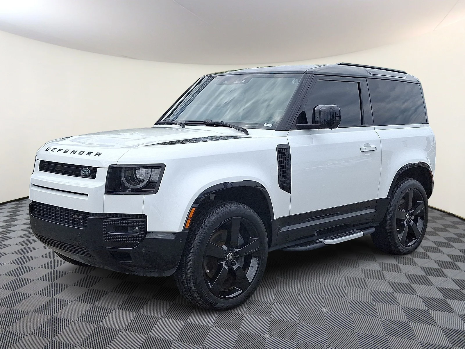 2023 Land Rover Defender X-Dynamic SE's photo