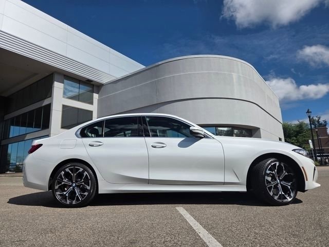 Used 2026 Alpine White BMW 330i xDrive image 27