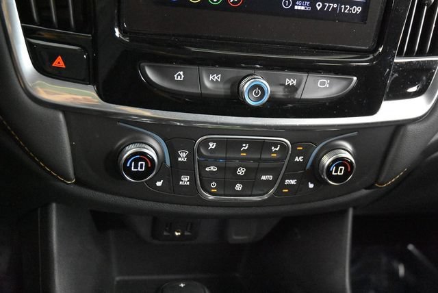 Used 2020 GRAPHITE METALLIC Chevrolet LT Cloth image 37
