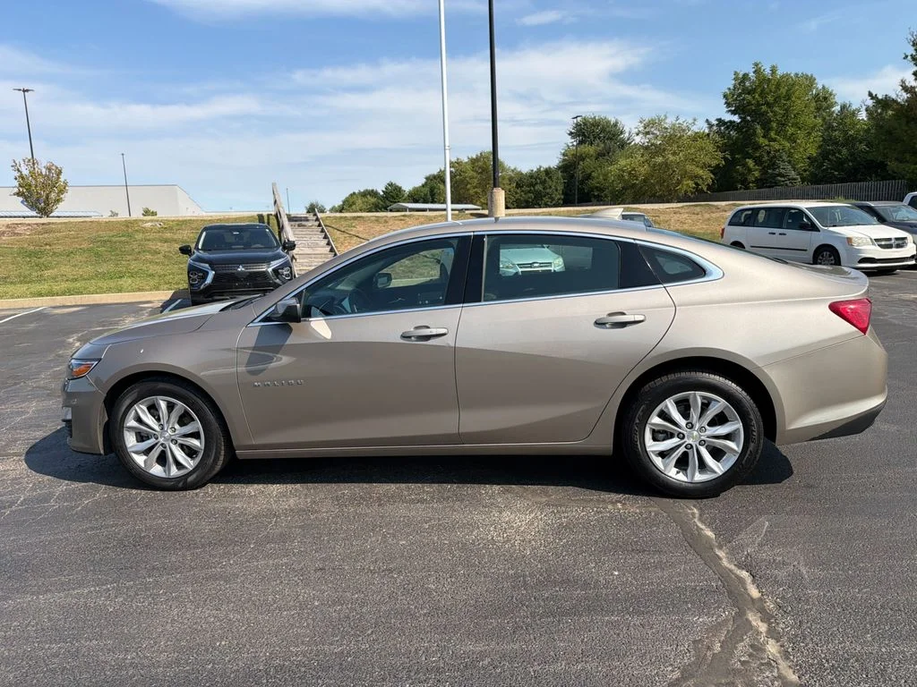 Used 2024 Mineral Gray Metallic Chevrolet LT image 6