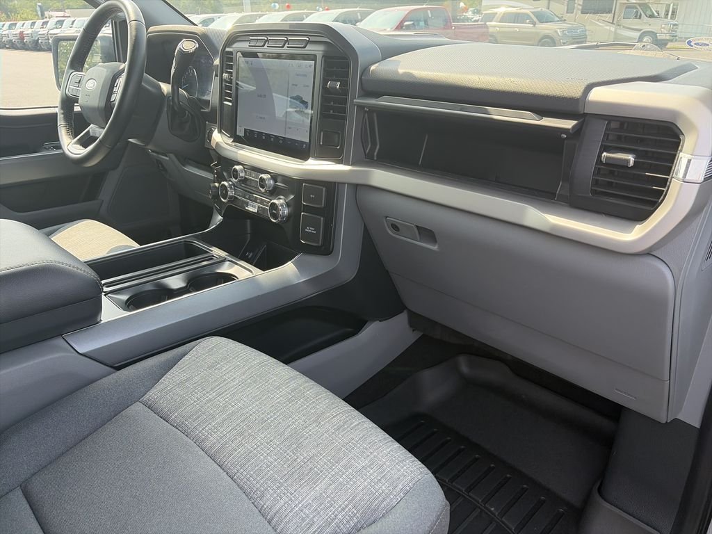 Used 2022 Silver Ford XLT image 32