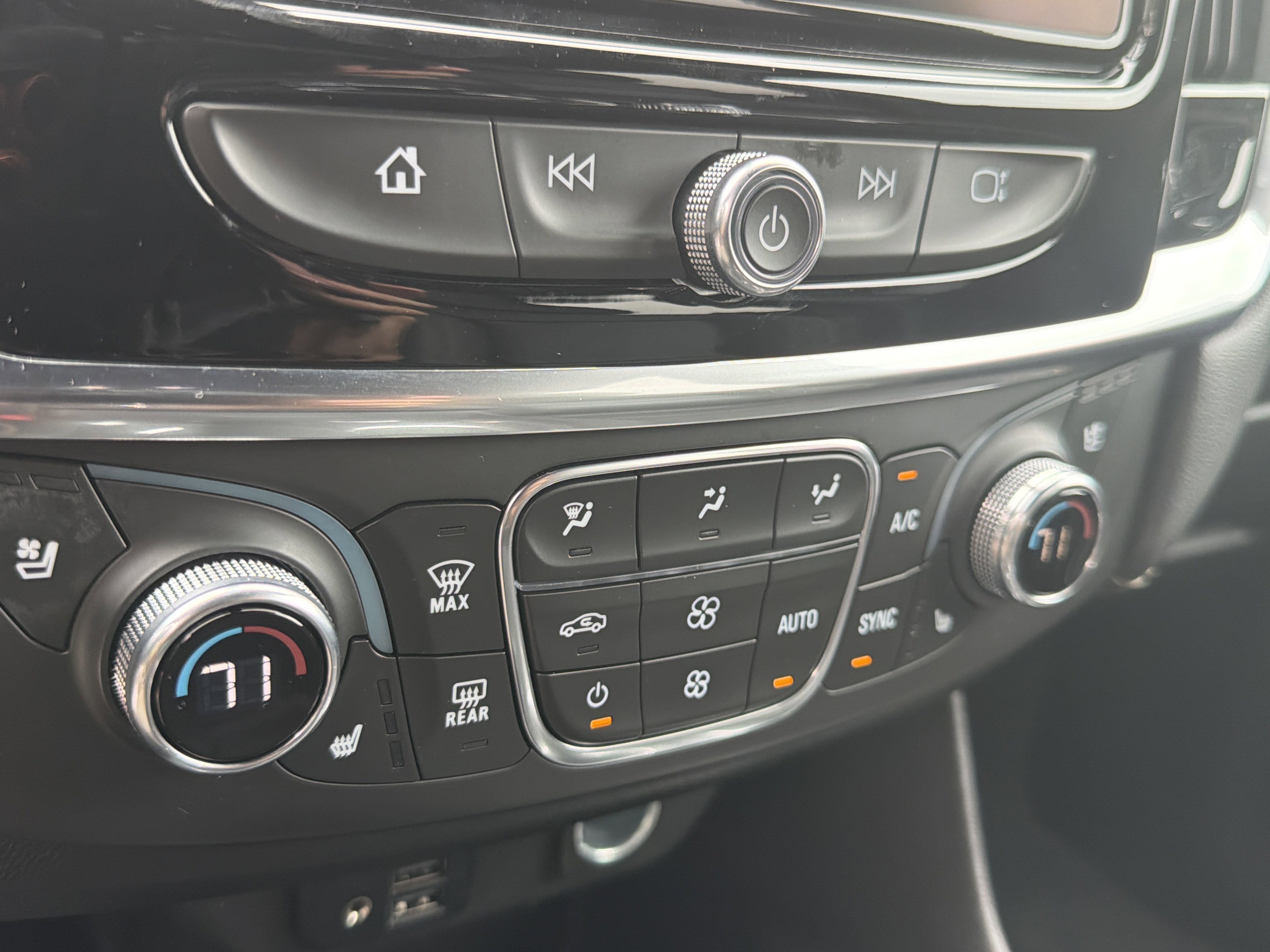 2023 Chevrolet Traverse Premier - Photo 26