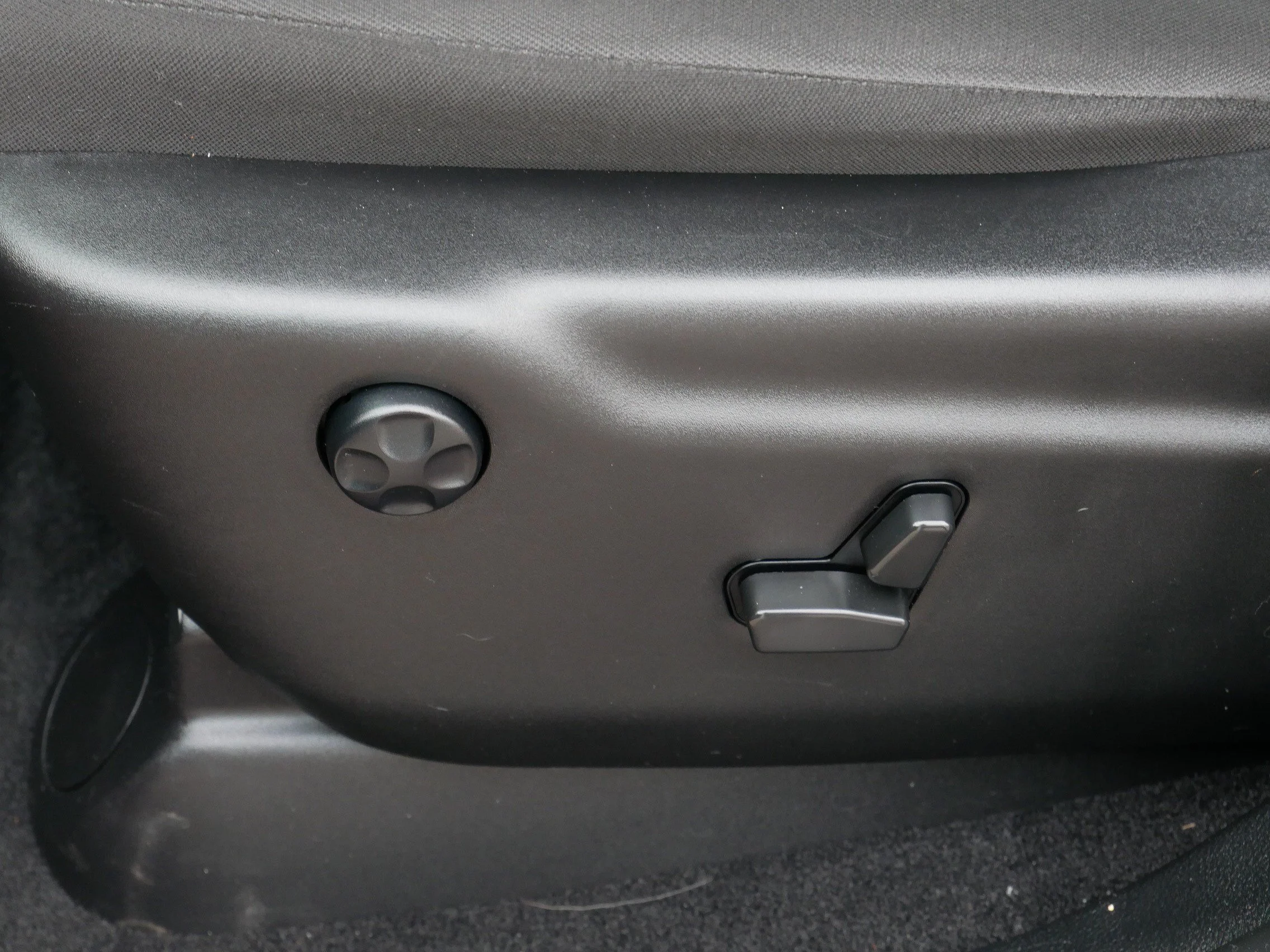 Used 2021 Velvet Red Pearlcoat Jeep Laredo E image 19