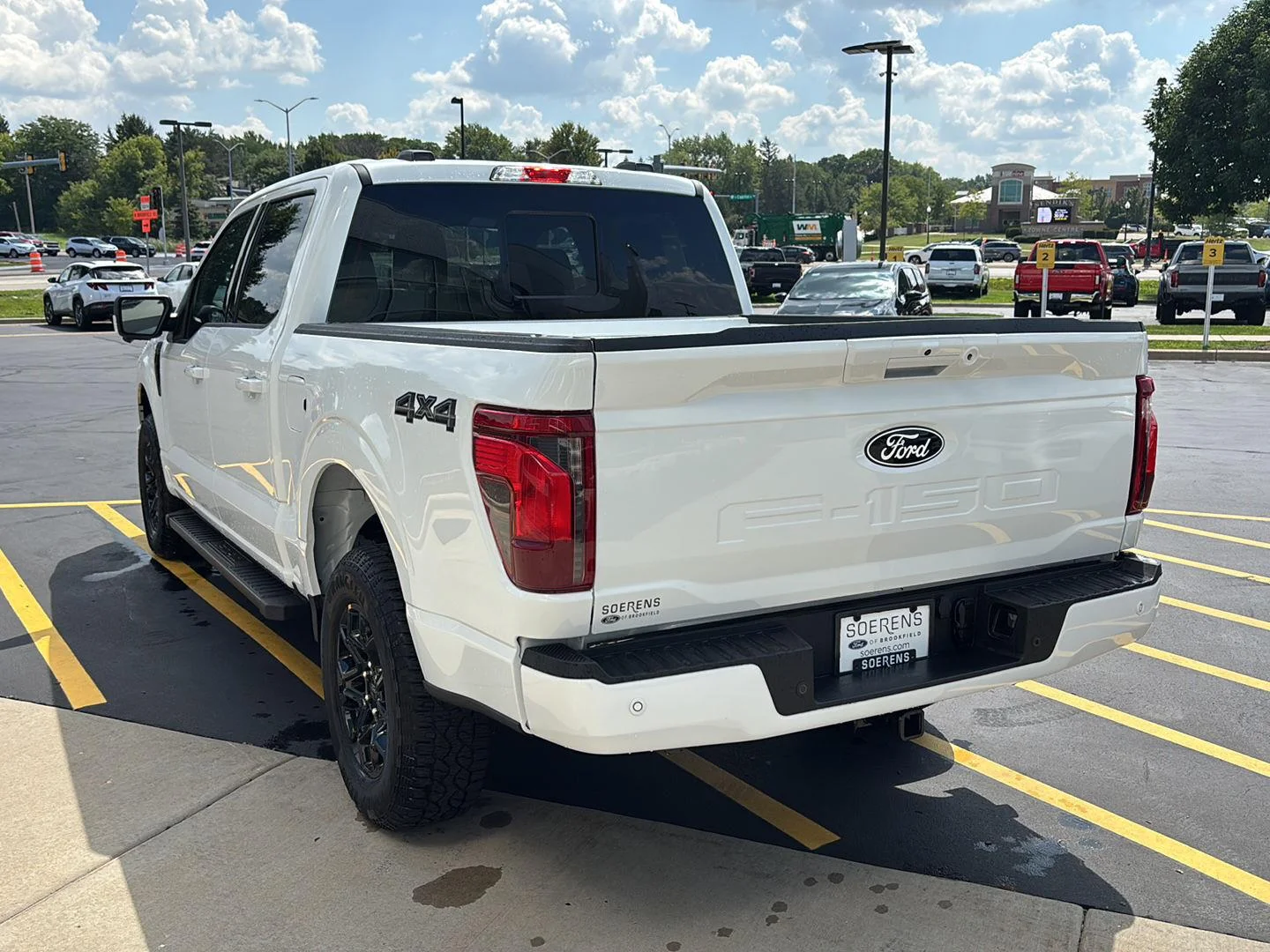 New 2026 Oxford White Ford XLT image 7