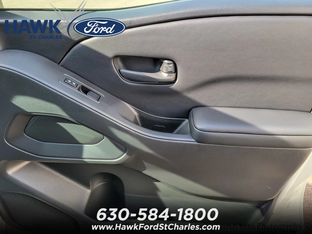 Used 2025 Glacier White Nissan S image 20