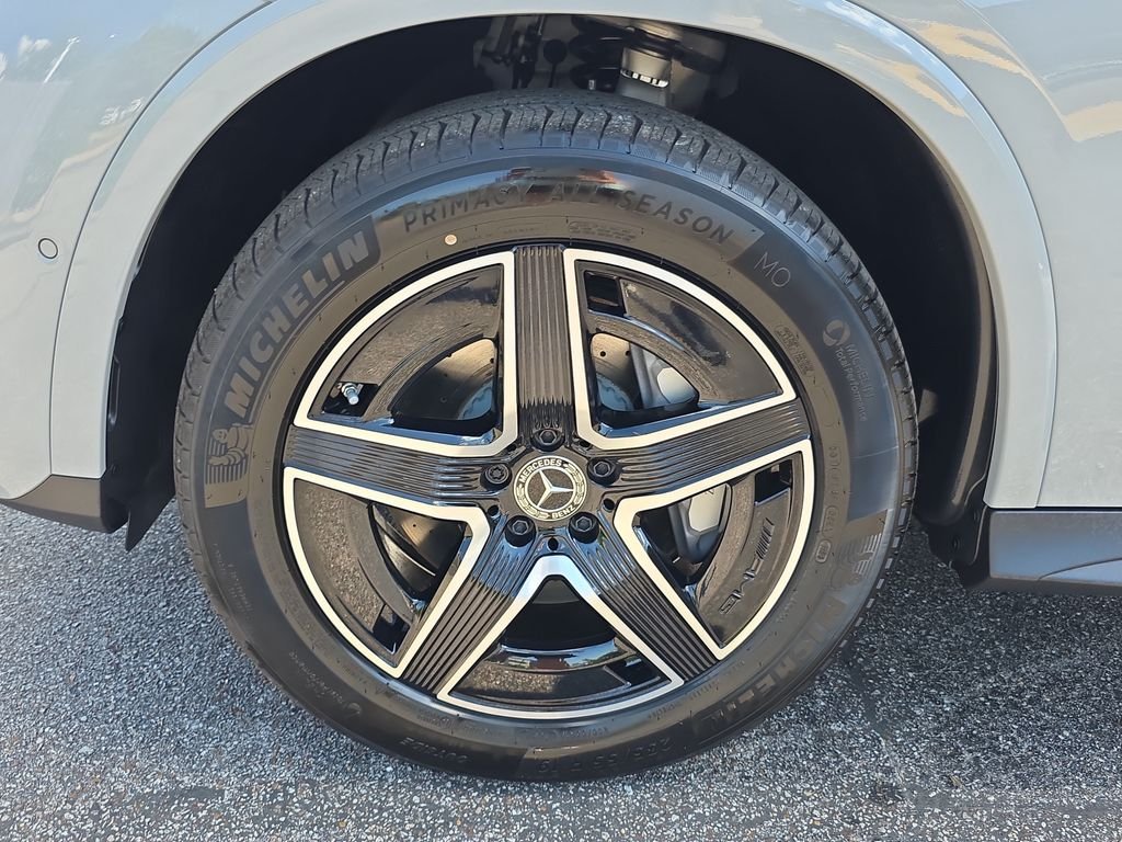 New 2026 Gray Mercedes-Benz GLC 300 image 9