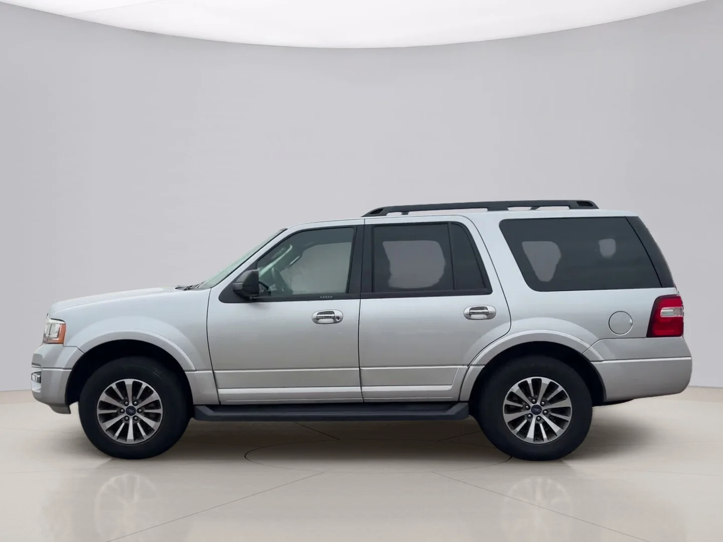 Used 2017 Silver Ford XLT image 8