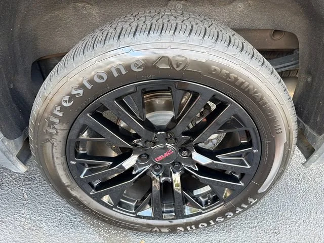 Used 2021 WHITE FROST TRICOAT GMC Denali image 19