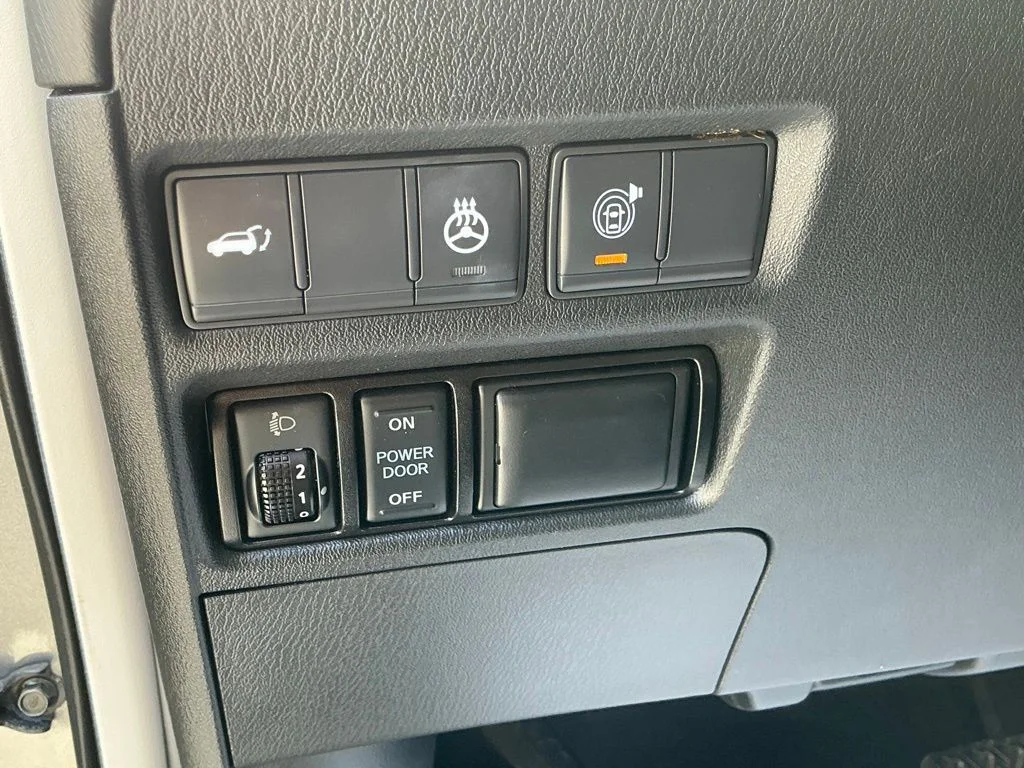 Used 2019 Gray INFINITI LUXE image 33