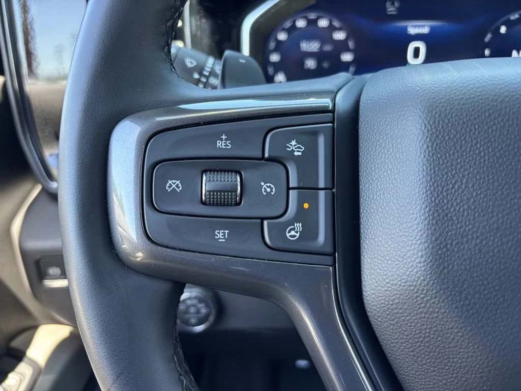 Used 2025 Black Chevrolet ZR2 image 31
