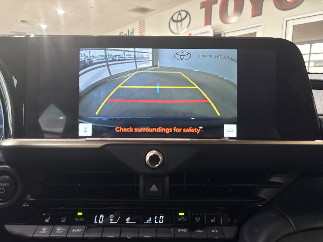 2026 Toyota Crown XLE - Photo 18