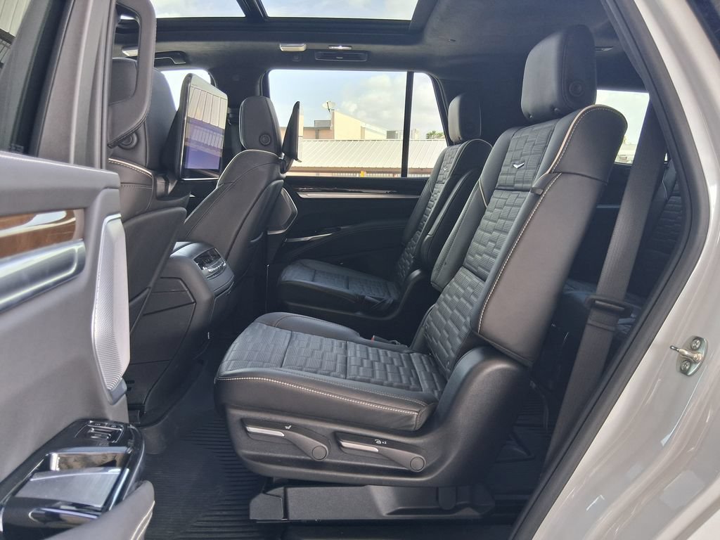 Used 2026 Vibrant White Tricoat Cadillac Platinum Sport image 24