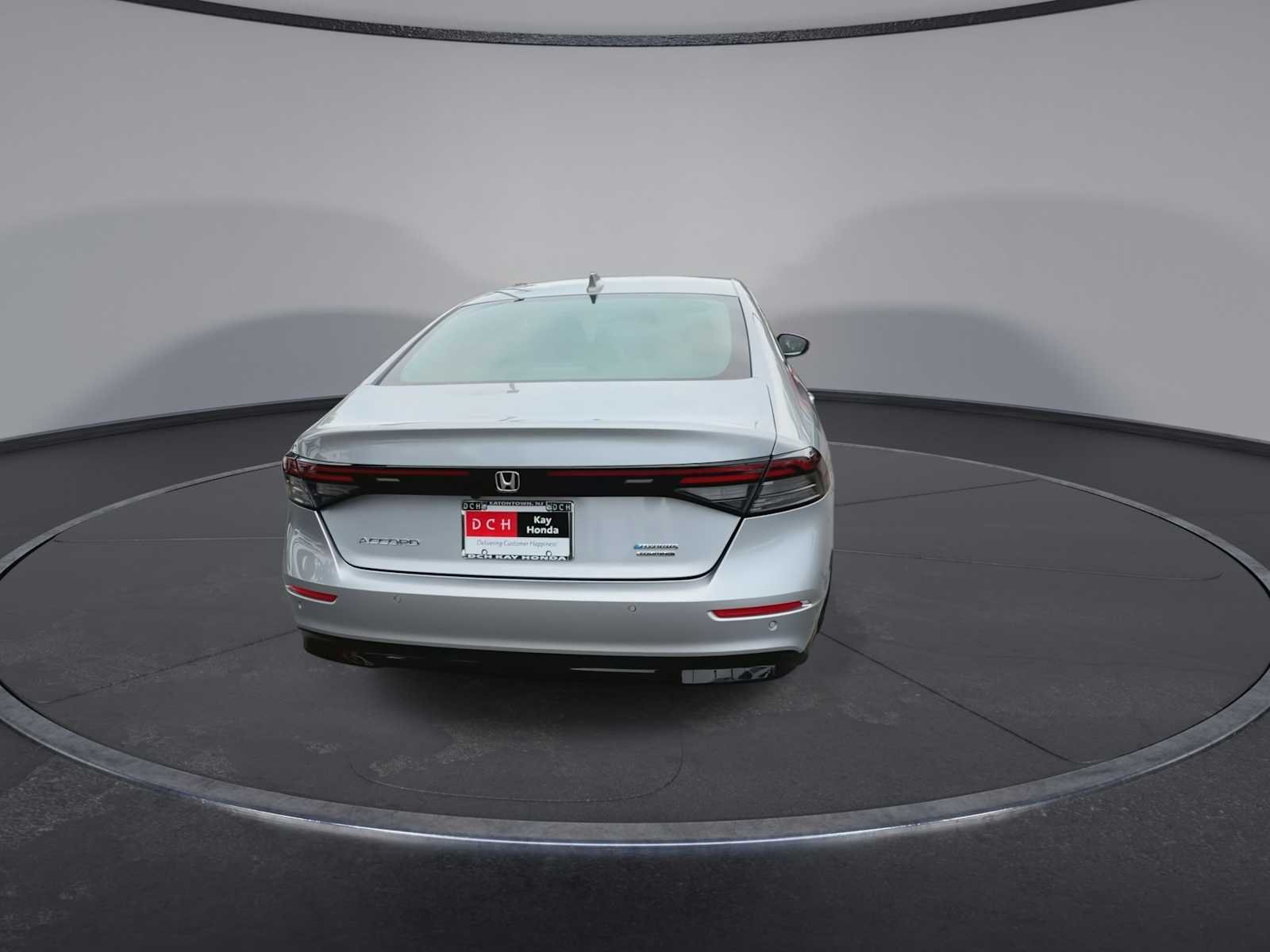 Used 2023 Lunar Silver Metallic Honda Touring image 7