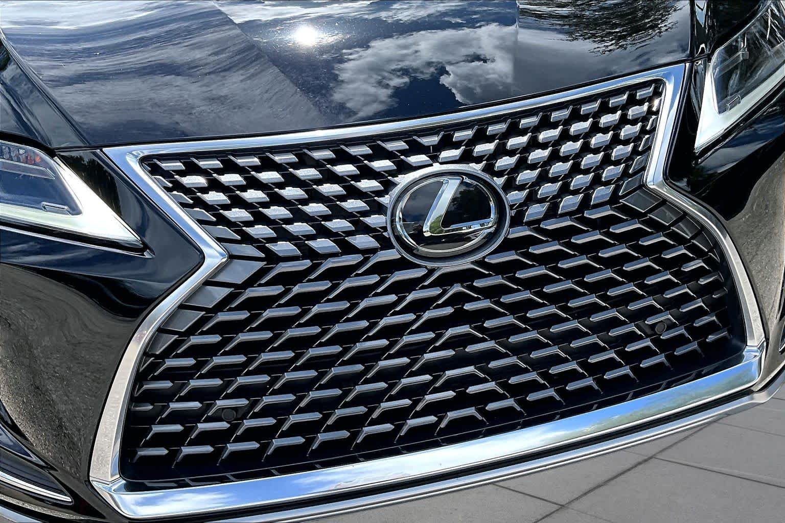 Used 2020 Obsidian Lexus  image 30