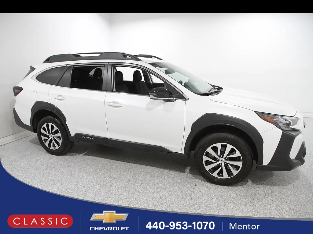 2025 Subaru Outback Premium's photo
