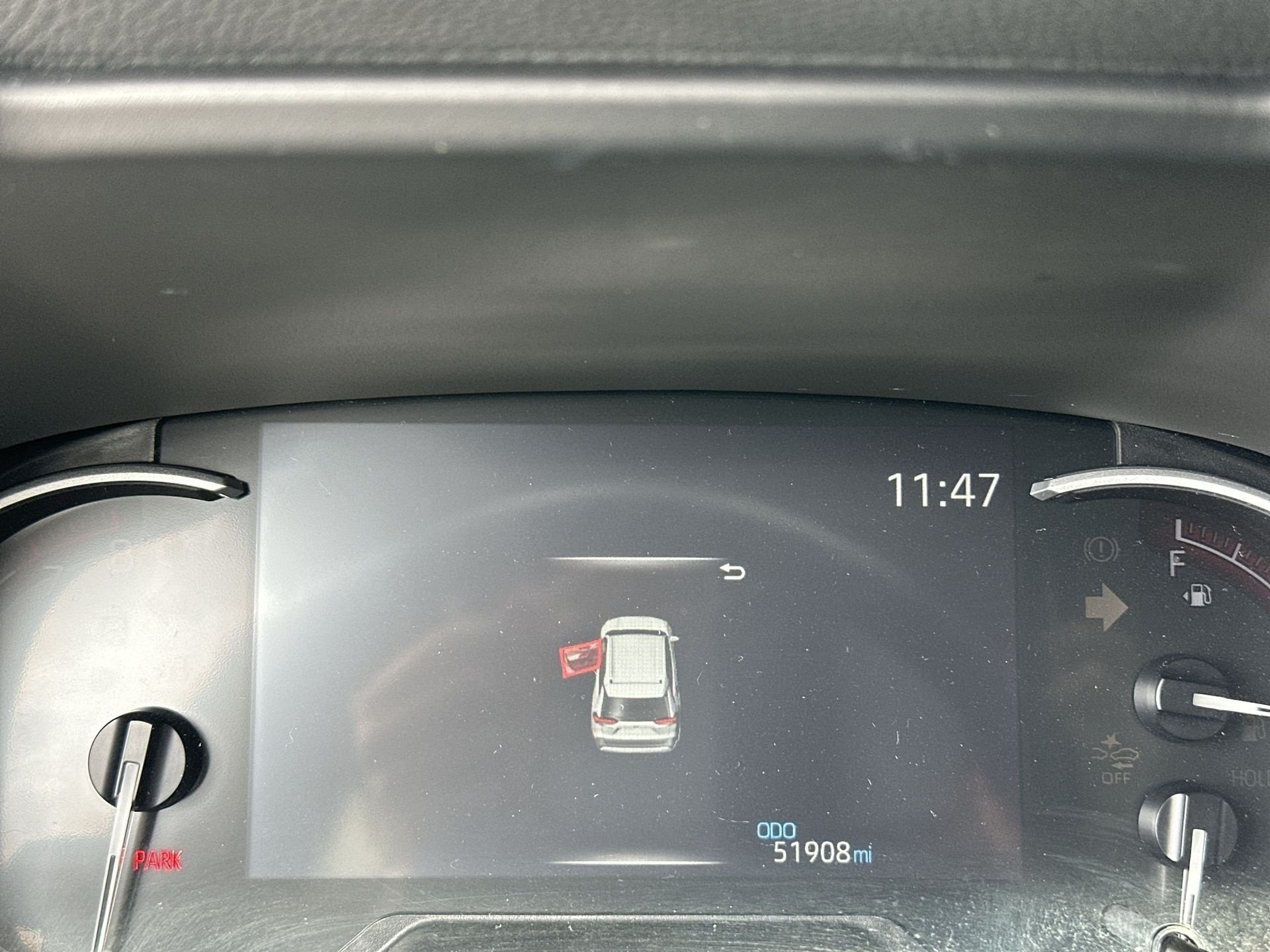 2024 Toyota RAV4 XLE - Photo 12