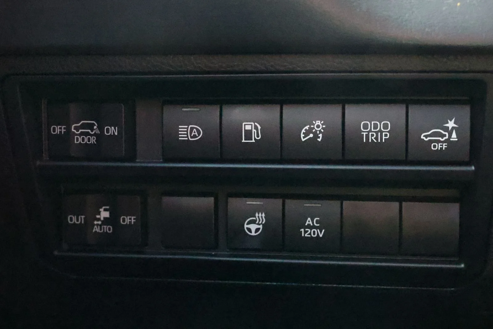 Used 2023  Toyota Platinum image 29