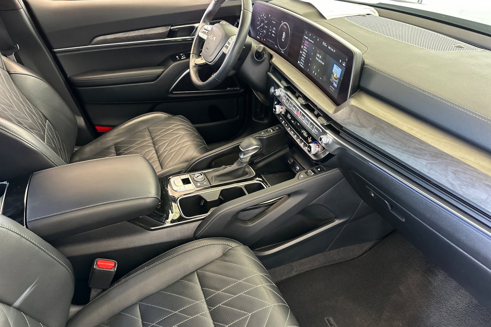 Used 2025 Gray Kia SX-Prestige X-Line image 18