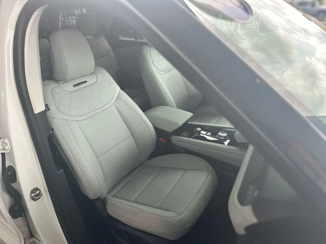 Used 2026 White Ford Platinum image 27