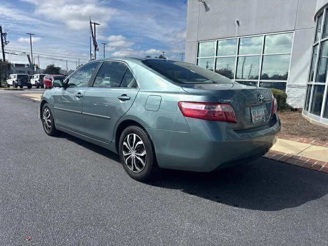Used 2009 Green Toyota LE image 9